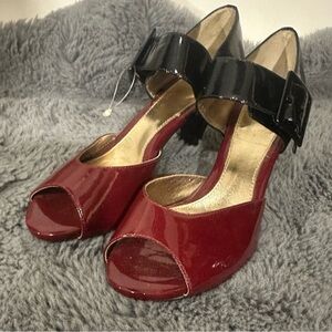 Sofft - Patent Leather Two Tone Peep Toe Heeled Sandals - Size 9.5